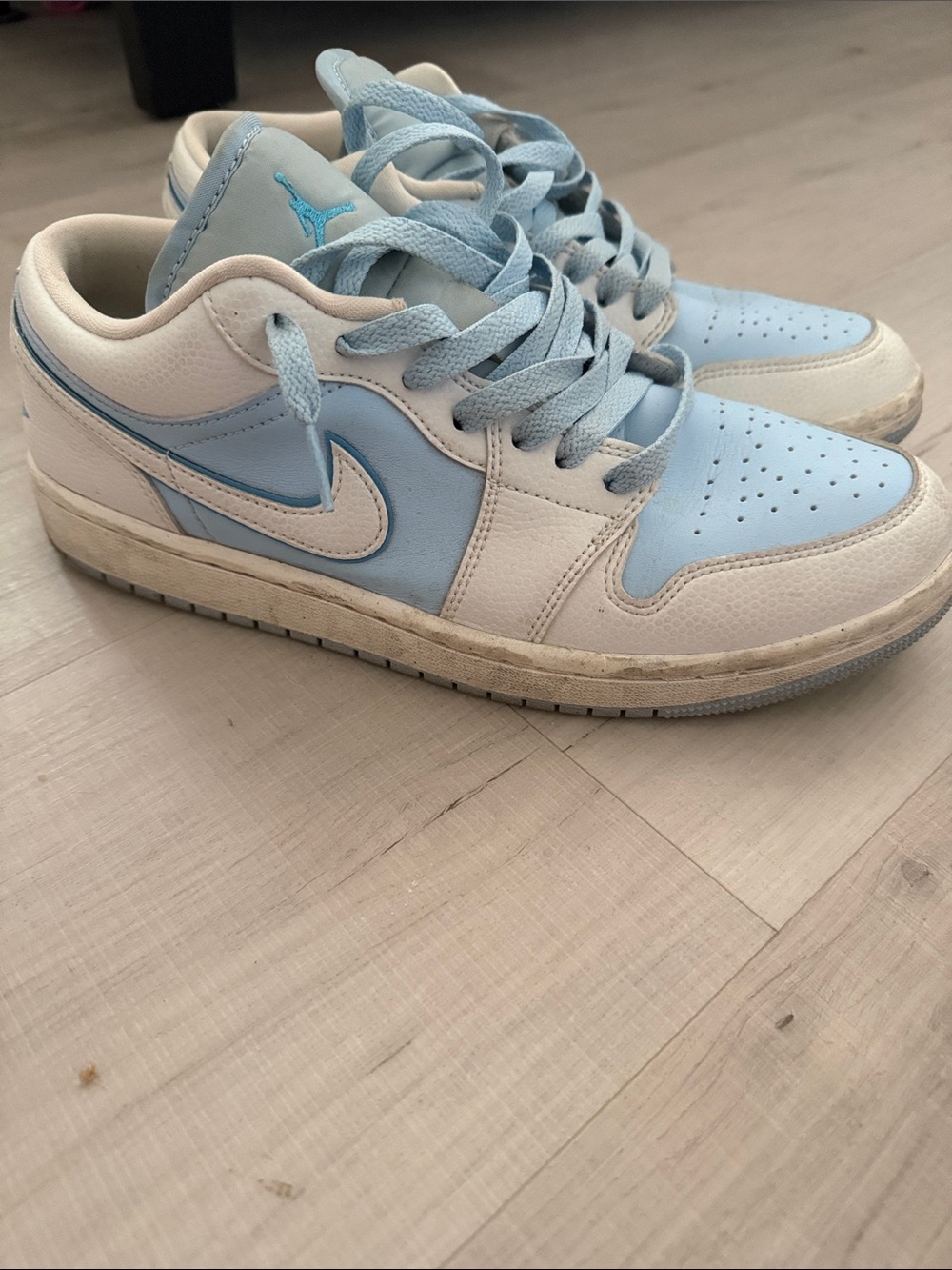 Jordan 1 low top baby blue